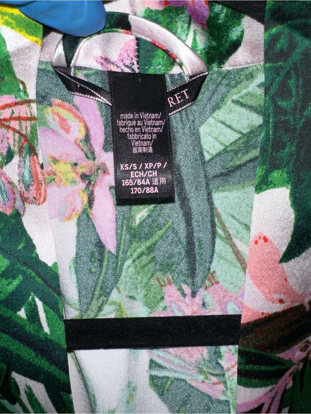 Victoria's Secret Tropical Floral Satin Robe with Black Lace - Picture 6 of 7